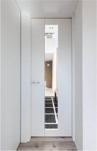 White Limited（ホワイトリミテッド）| FULL HEIGHT DOOR Product